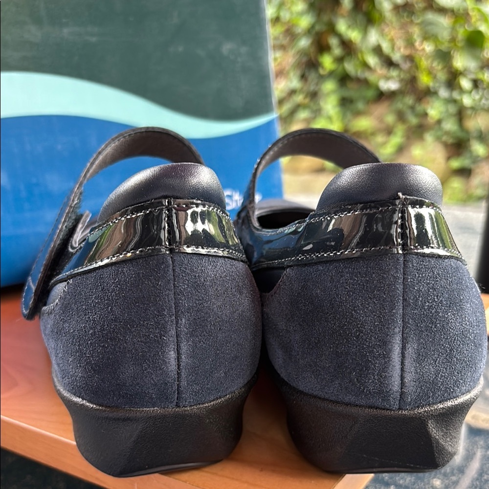 Genoa by DREW Mary Jane leather Flats Loafers. WIDE WIDTH - Picture 6 of 12
